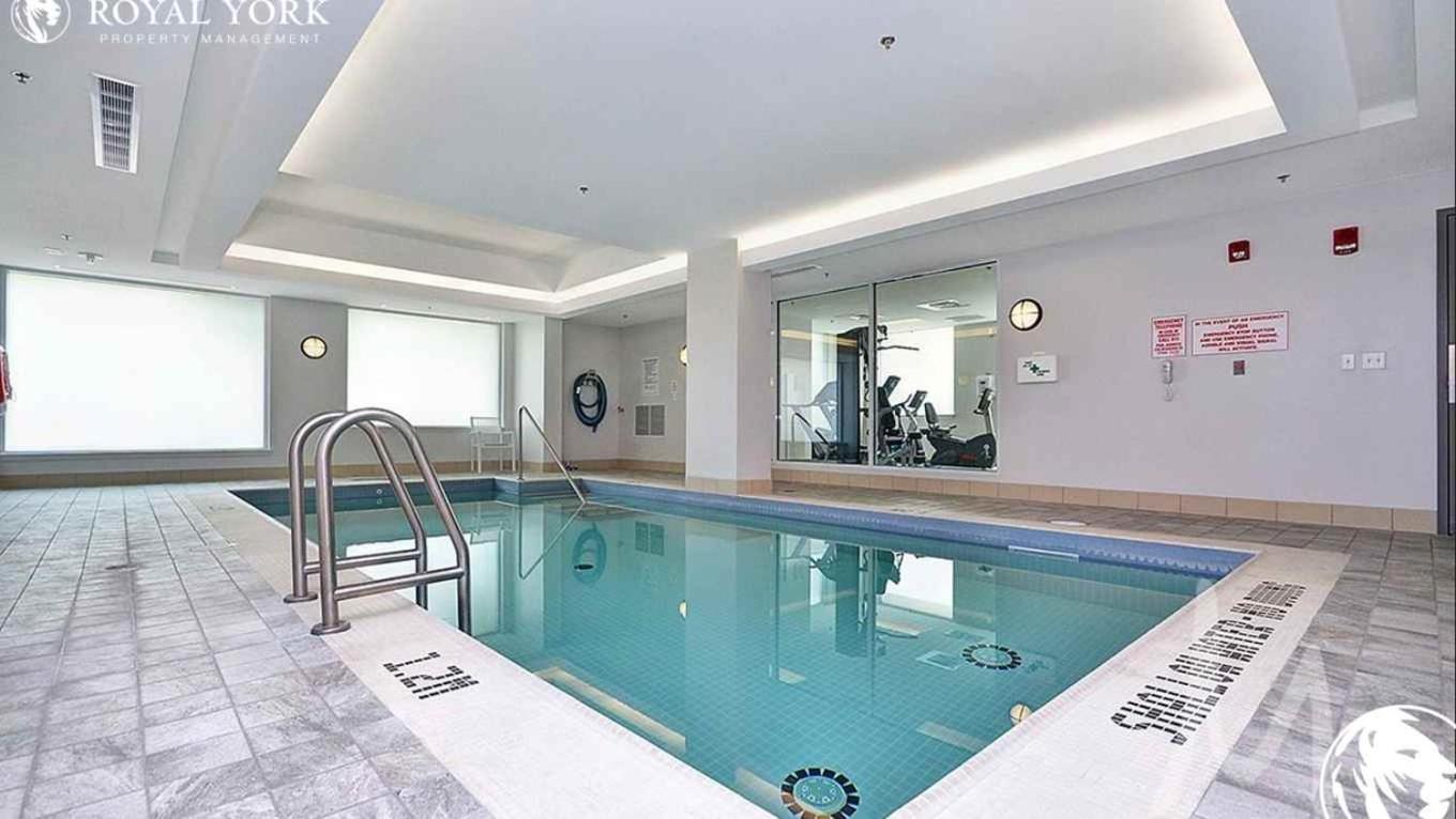 Luxurious 2bd 2bth Underground Parking Apartment *